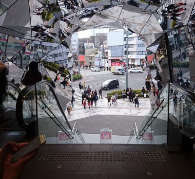 Tokyu Plaza Harajuku | Japan City Tour | Travel agency in Tokyo Tokyu Plaza Harajuku mirror escalator, a good example of contemporary architecture in Tokyo