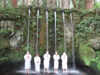 Nissekiji Temple4, Toyama | Japan City Tour | Travel agency in Tokyo Waterfall meditation practice at Nissekiji Temple in Toyama, Japan