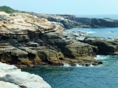 Senjojiki, Shirahama, Wakayama | Japan City Tour | Travel agency in Tokyo Senjojiki in Shirahama, a beach resort with onsen nearby in Japan