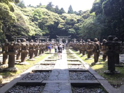Tokoji Temple, Hagi, Yamaguchi | Japan City Tour | Travel agency in Tokyo Stone lanterns at Tokoji temple, Hagi, Yamaguchi, Japan