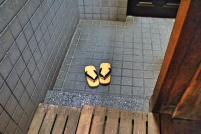 sunoko Japanese slippers | Japan City Tour | Travel agency in Tokyo After removing shoes, you can wear slippers in Japan
